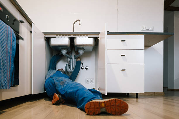 Professional Emergency Plumber technician working in Warnock, OH